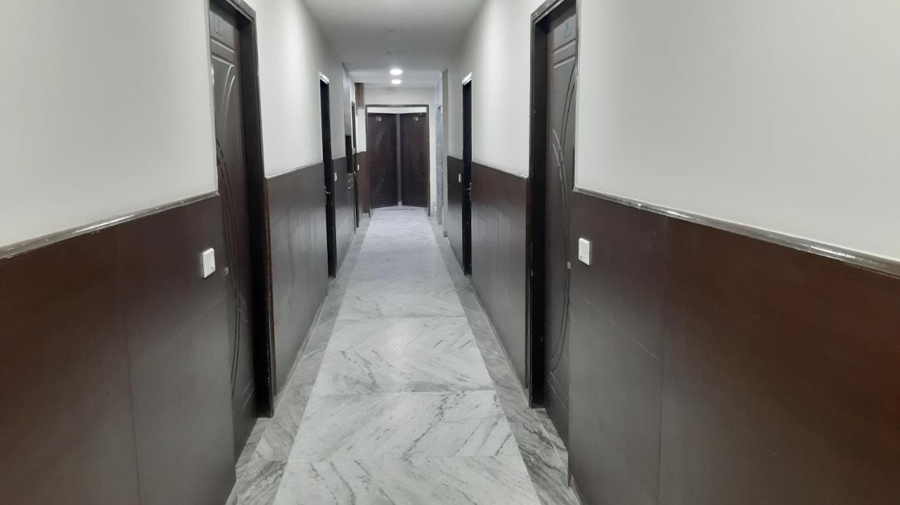 Hotel Sar Kamla Dham Skd Vrindavan Fully Vaccinated Staff Vrindāvan Exterior foto