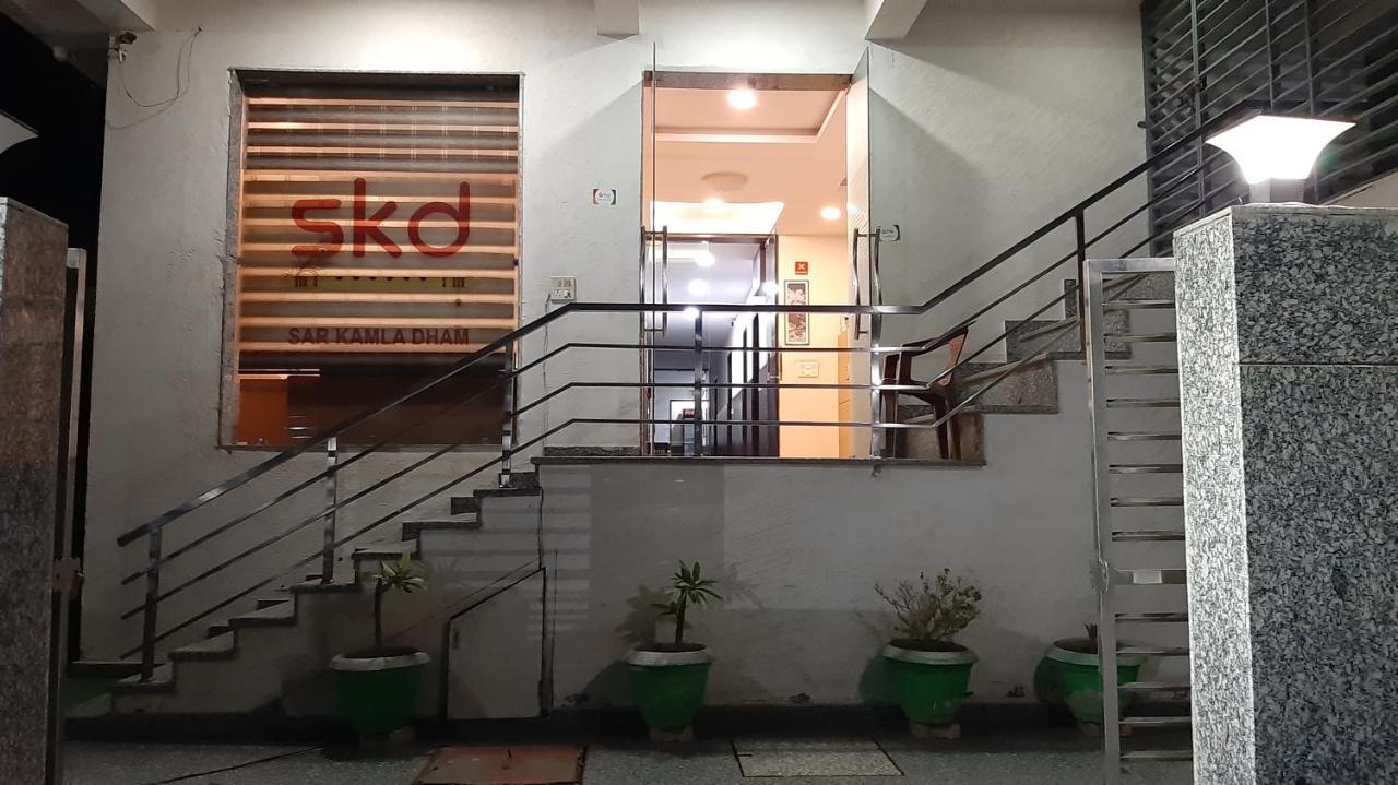 Hotel Sar Kamla Dham Skd Vrindavan Fully Vaccinated Staff Vrindāvan Exterior foto