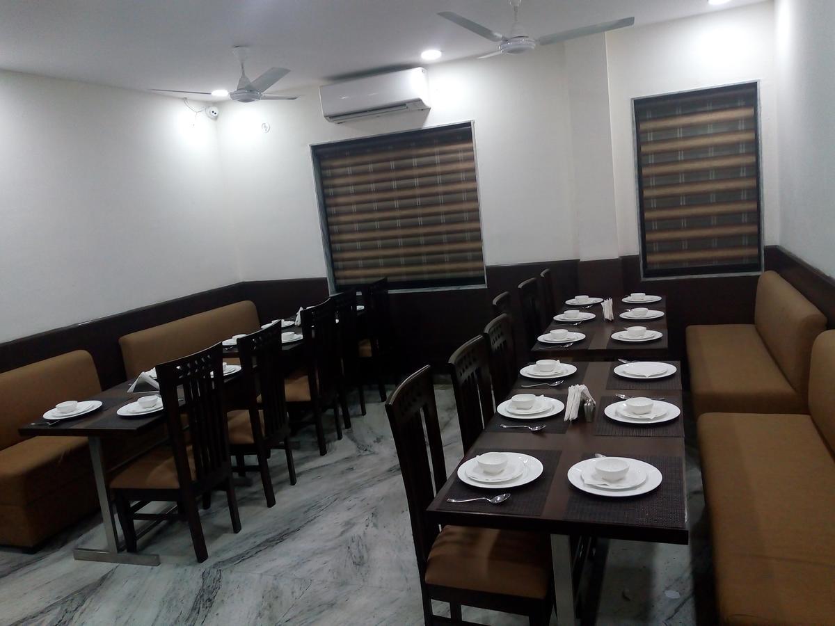 Hotel Sar Kamla Dham Skd Vrindavan Fully Vaccinated Staff Vrindāvan Exterior foto