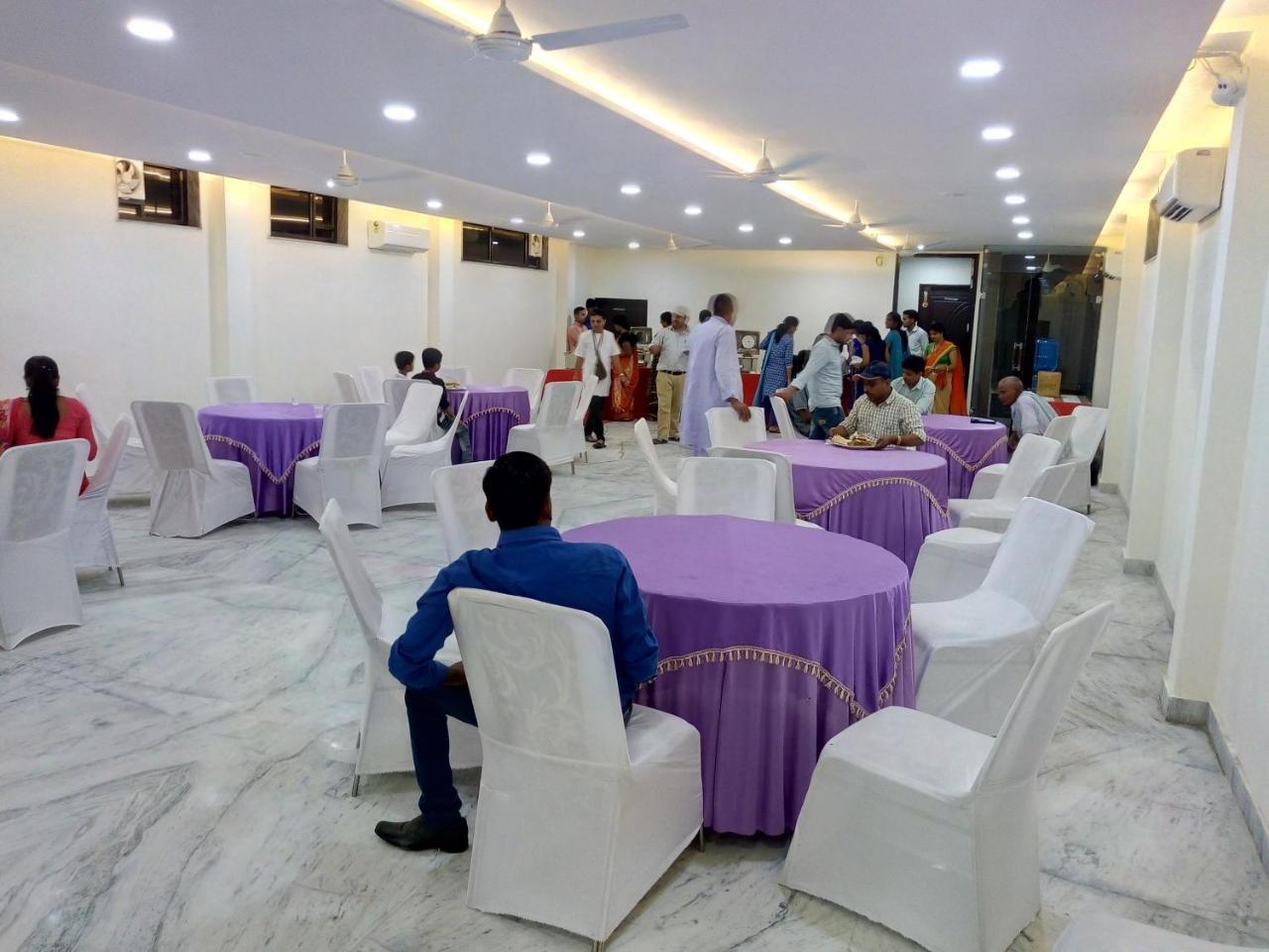 Hotel Sar Kamla Dham Skd Vrindavan Fully Vaccinated Staff Vrindāvan Exterior foto